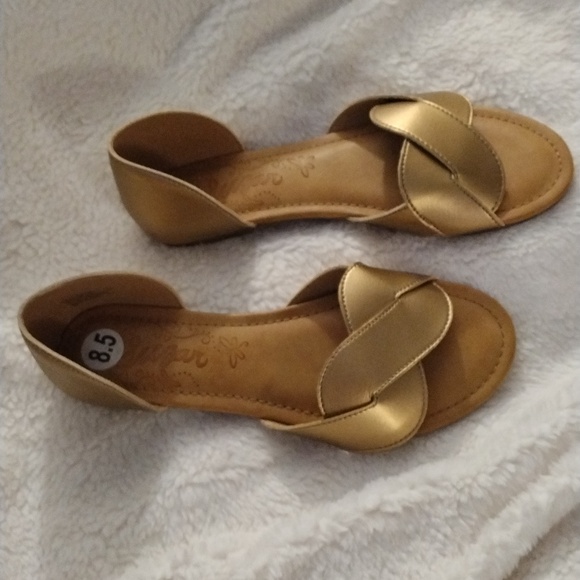 Sugar Shoes - Sugar brand gold sandals